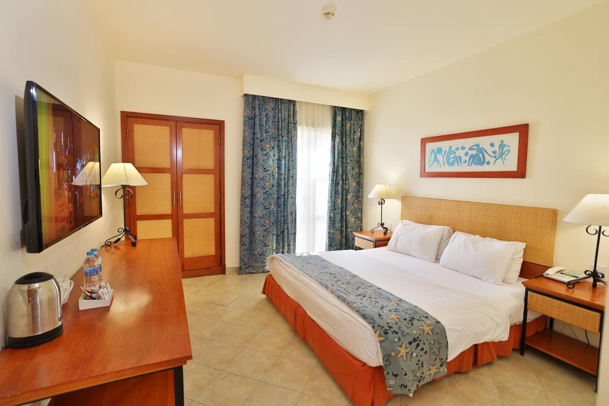 Hotel Marina Plaza Tala Bay 4*