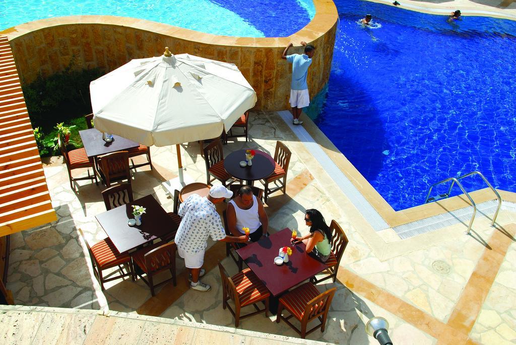 Marina Plaza Tala Bay